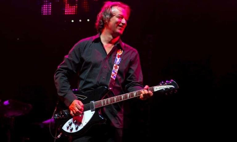 Peter Buck de REM en 2008