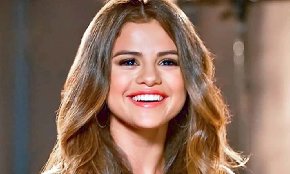 Selena Gomez durante un concierto