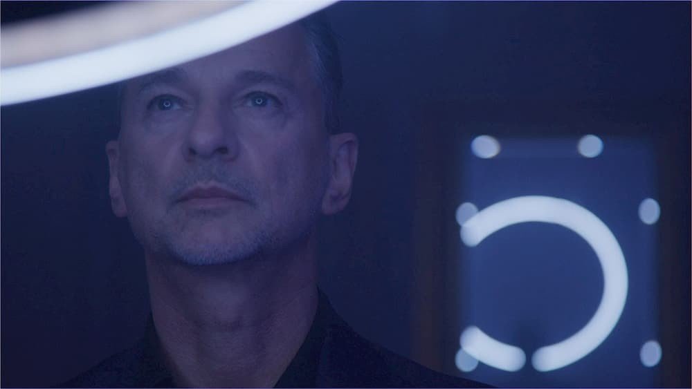 Shock collar escucha y mira el nuevo single de Dave Gahan
