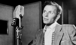 Tres inodoros de Frank Sinatra vendidos en subasta