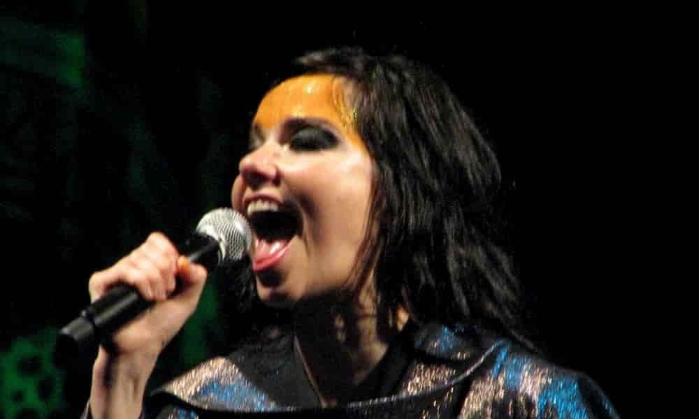 Bjork anuncia gira europea con orquesta en julio
