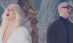 Christina Aguilera 'Fall on me'