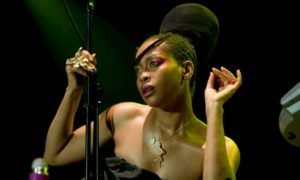 Erykah Badu lanza un perfume con esencias de su vagina 'Badu's Pussy'