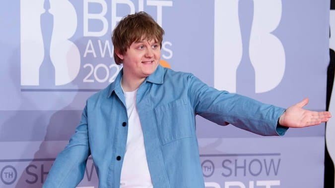 Lewis Capaldi gana Brit Awards 2020