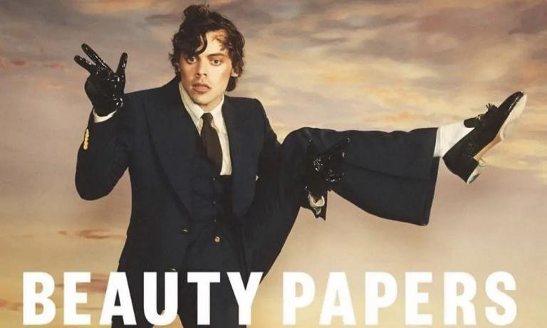 Harry Styles en medias de red para la revista Beauty Papers
