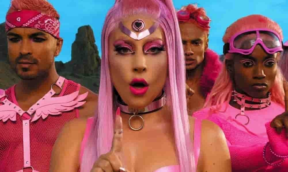 Lady Gaga en el video Stupid Love