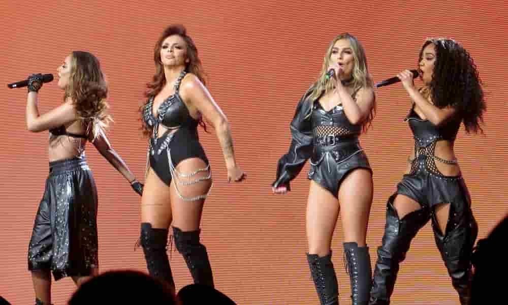Little Mix durante un concierto live