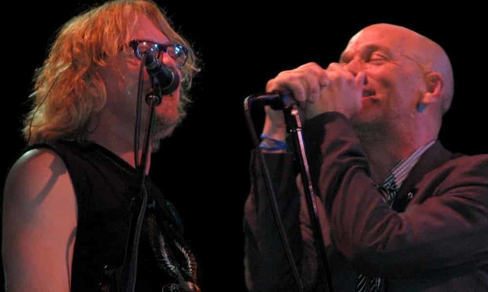 REM en concierto en 2011