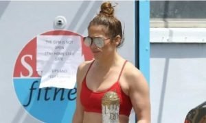 Jennifer Lopez viola la cuarentena para ir al gimnasio