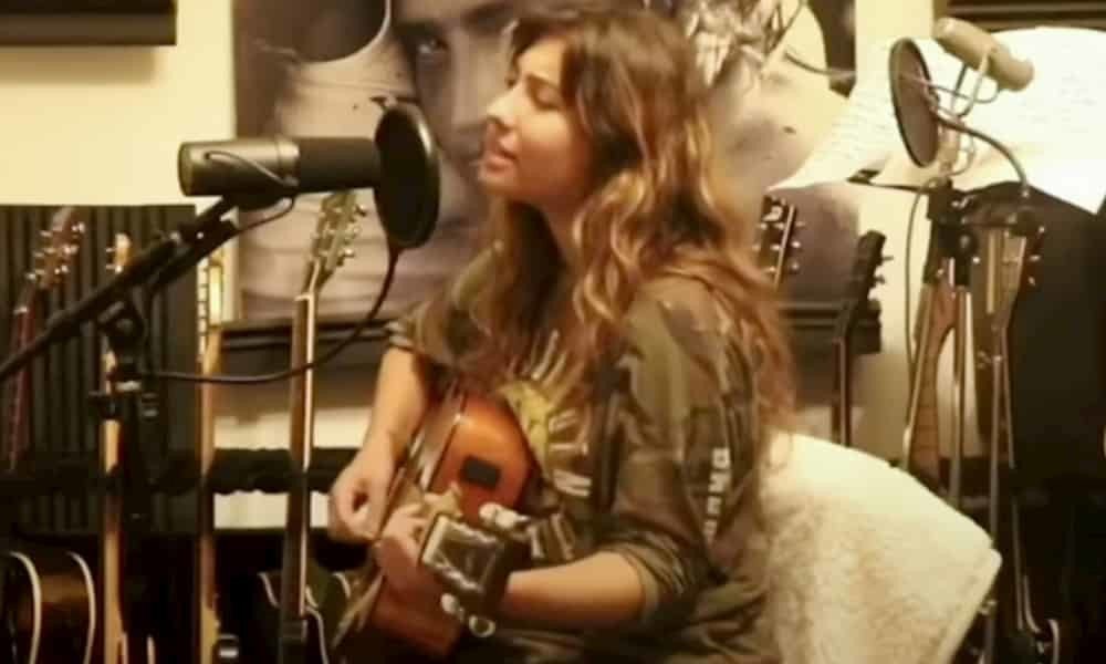 Toni Cornell canta 'Hunger Strike'