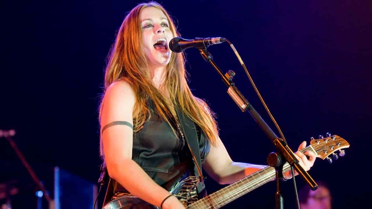 Alanis Morissette y guitarra