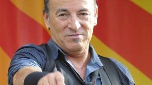 Bruce Springsteen indicando