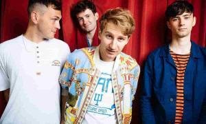 El grupo Glass Animals en 2012