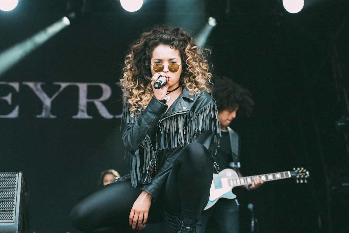 Ella Eyre, 'Dreams'