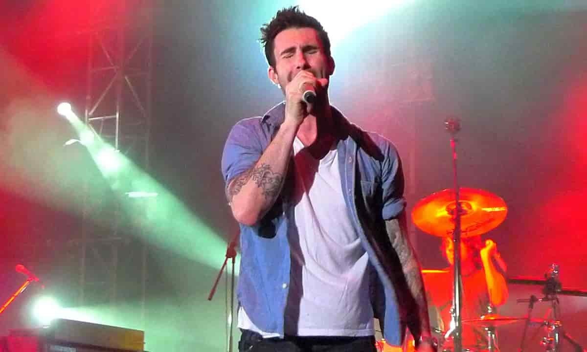 Maroon 5 Adam Levine