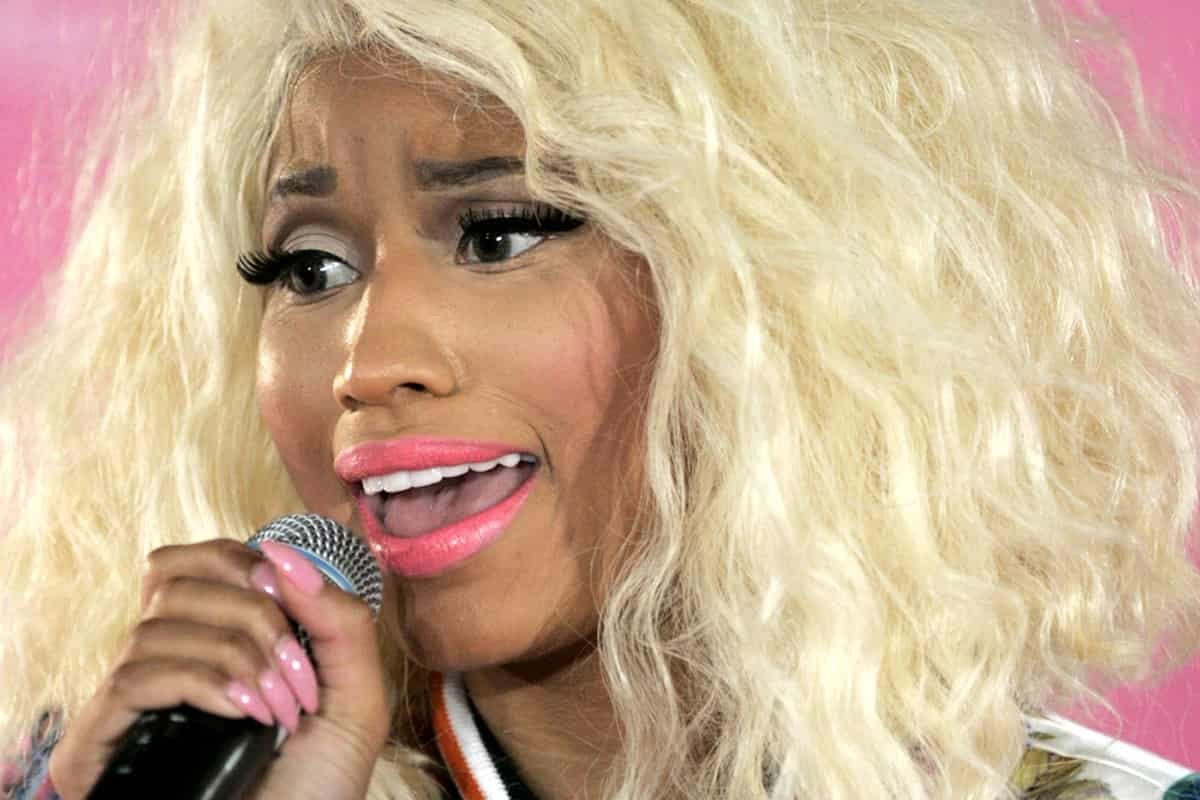 Nicki Minaj con micro