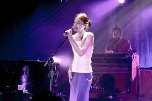 Fiona Apple canta live