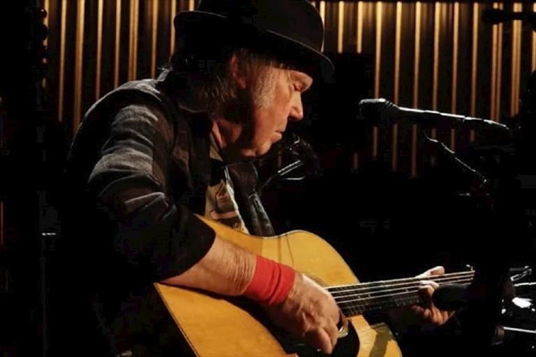 Neil Yount toca Southern Man
