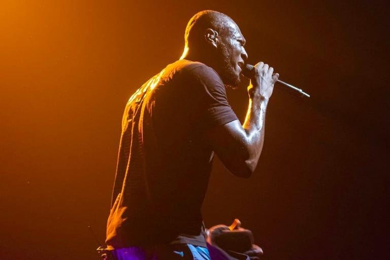 Stormzy canta live