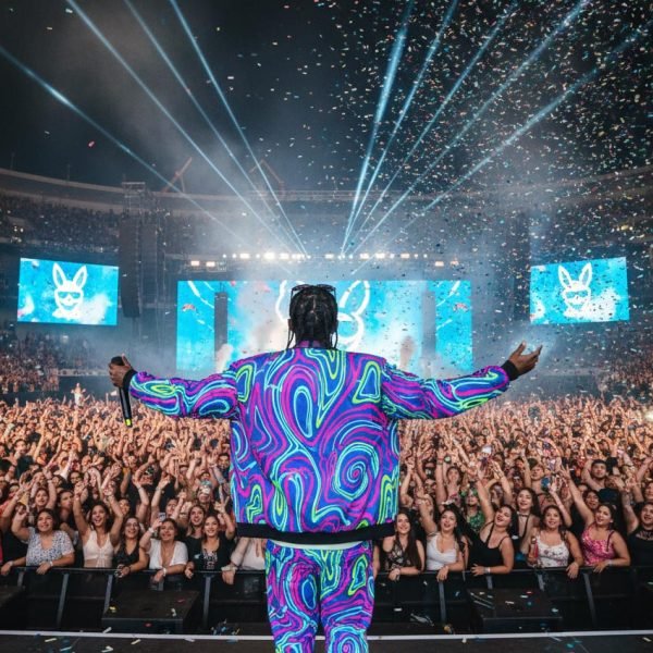 Bad Bunny en el Super Bowl: Todo lo Que Necesitas Saber Sobre su Actuación Histórica